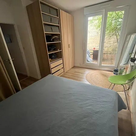 Appartement Avec Cour