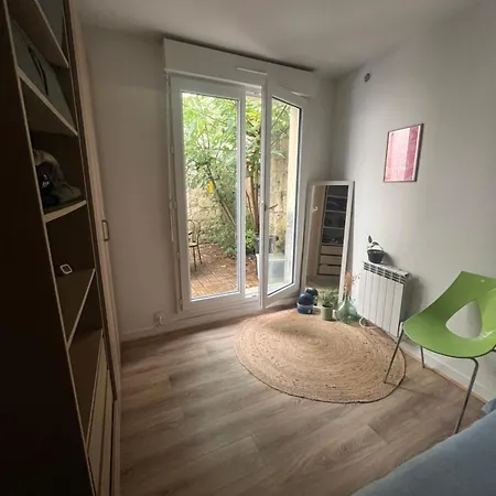 Avec Cour Бордо